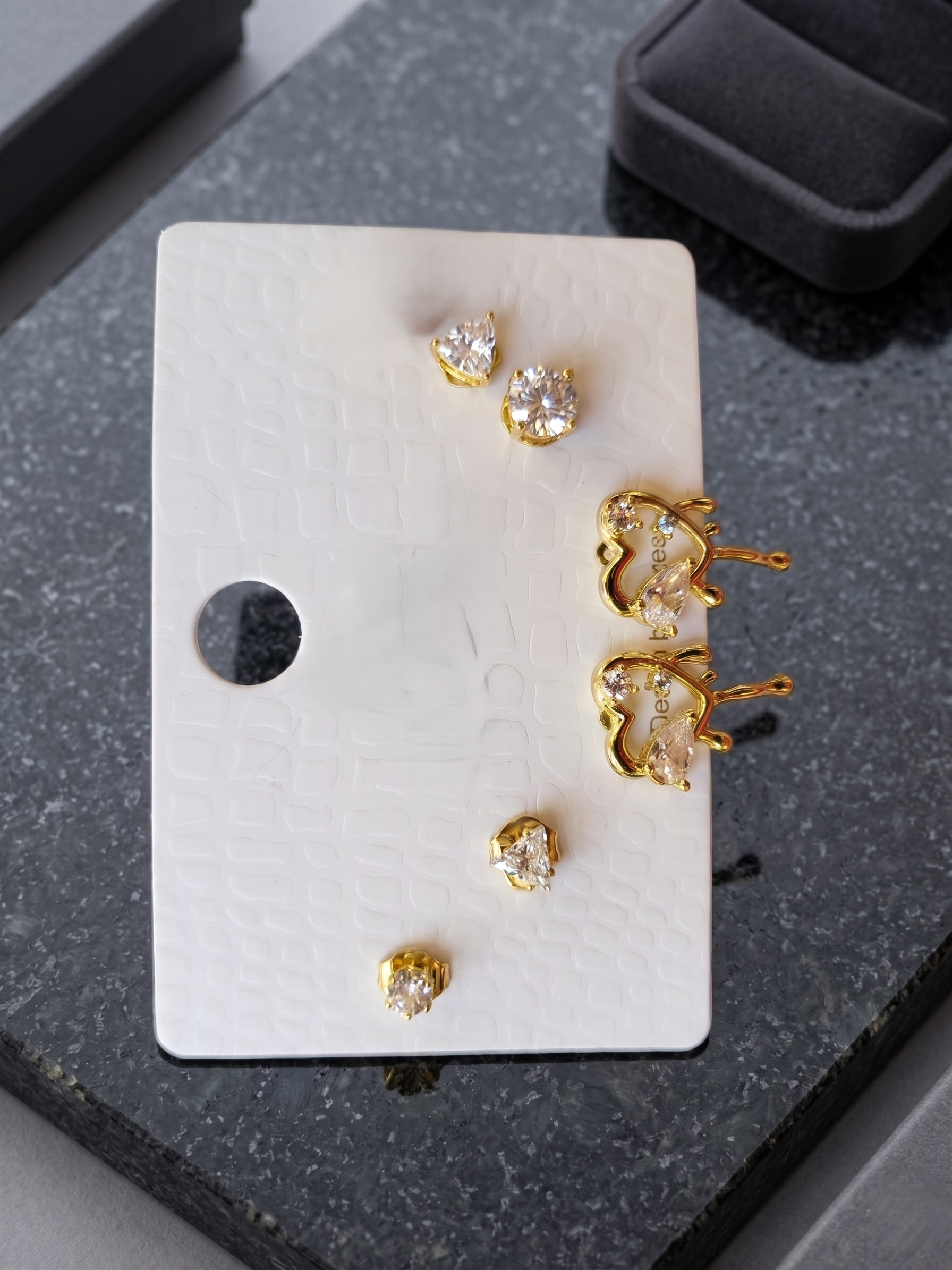 Royal Heart Stud Set