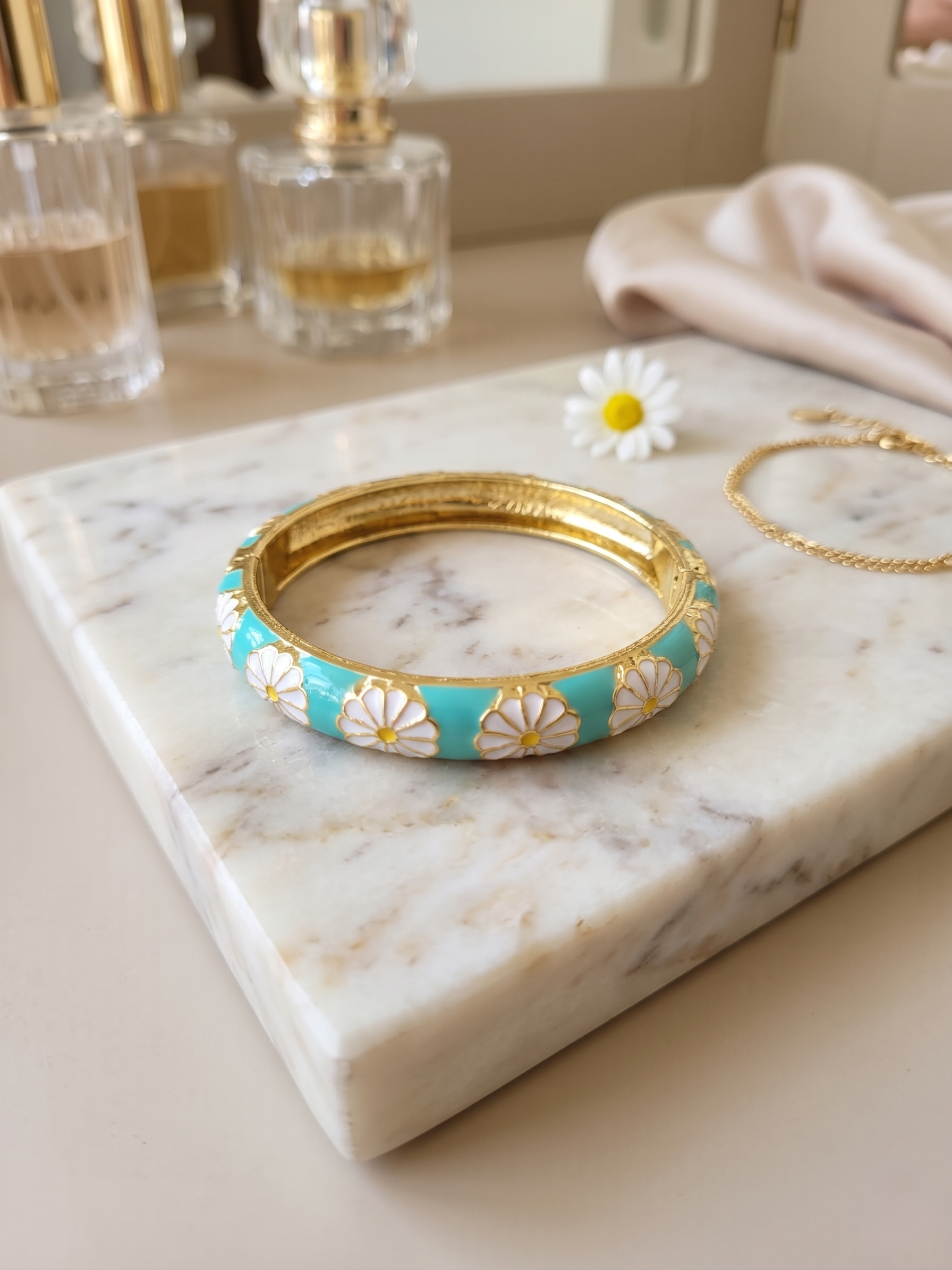 Daisy Bloom Enamel Bangle